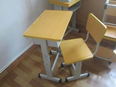 天津東麗新立教學用具 專業提供可升降多色中小學生課桌椅